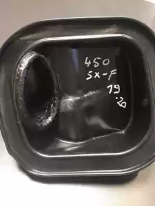 VHM AI060919 sv carbon air intake - Middle