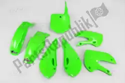 Aquí puede pedir set plastico kawasaki verde de UFO , con el número de pieza KA37002026: