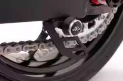 Here you can order the div rear sprocket guard black from Gilles, with part number 31869068: