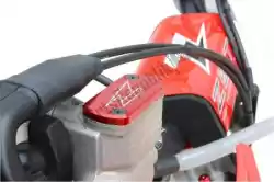 Here you can order the front master cylinder cover, red from Zeta, with part number ZE862303: