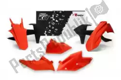 Here you can order the set plastics 5 pc w/ airbox cov ktm ora (oe) from Rtech, with part number 563230666: