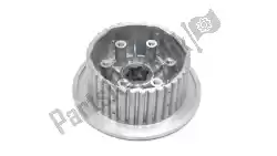 Here you can order the hub,clutch slee from Suzuki, with part number 2141000A00: