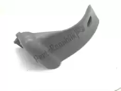 Here you can order the spoiler left terminal from Piaggio Group, with part number 1B005803: