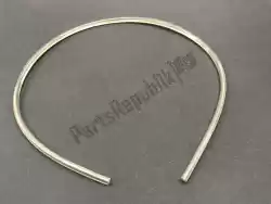 Here you can order the molding,windscr from Suzuki, with part number 9463133C01: