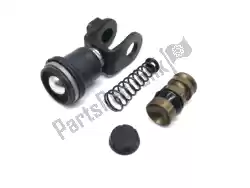 Here you can order the piston set, second master from Honda, with part number 45620MCSR02: