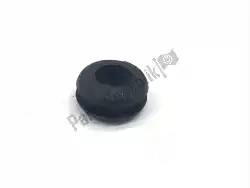 Here you can order the grommet-dia8, dia12. 5, 3 from Triumph, with part number T3450035: