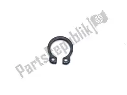 Here you can order the circlip, 8mm from Honda, with part number 90652KY4900: