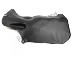 Here you can order the fender, inner from Yamaha, with part number 1HPF15520000: