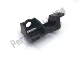 Qui puoi ordinare parentesi 3 da Yamaha , con numero parte 4C82836F0100: