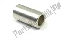 Here you can order the pipe from BMW, with part number 31422311993: