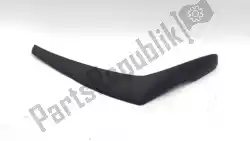 Here you can order the right front deflector from Piaggio Group, with part number CM008502000C: