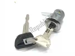 Here you can order the lock assy., seat from Honda, with part number 77225MFND01:
