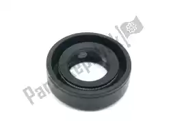 Here you can order the oil seal,11. 6x22x from Honda, with part number 91208KWWC01: