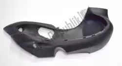 Ici, vous pouvez commander le repose-pieds droit auprès de Piaggio , avec le numéro de pièce CM014204000C: