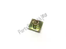 Here you can order the nut, windscreen setting from Honda, with part number 64114MG9770: