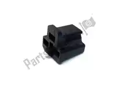 Aqui você pode pedir o conector em Piaggio Group , com o número da peça GU61712600: