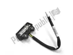 Here you can order the number-plate light from Piaggio Group, with part number 2D000284: