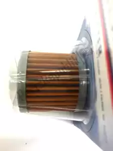 suzuki 1651005240 oil filter - Left side