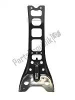 6313108J00, Suzuki, soporte, trasero fe suzuki gsr 750 2011 2012 2014 2015 2016, Nuevo