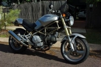 Tutte le parti originali e di ricambio per il tuo Ducati Monster 750 1998.