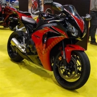 Tutte le parti originali e di ricambio per il tuo Honda CBR 1000 RR 2007.