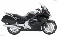 Alle originele en vervangende onderdelen voor uw Honda ST 1300 2009.