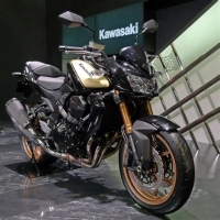 Wszystkie oryginalne i zamienne części do Twojego Kawasaki Z 750R 2012.