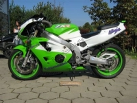 Alle originele en vervangende onderdelen voor uw Kawasaki ZXR 400 1995.