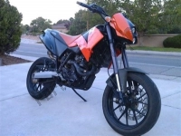 Alle originele en vervangende onderdelen voor uw KTM 640 Duke II Orange United Kingdom 2002.