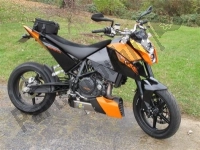 Wszystkie oryginalne i zamienne części do Twojego KTM 690 Duke Black USA 2010.