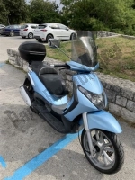 Tutte le parti originali e di ricambio per il tuo Piaggio Beverly 250 IE E3 2006.