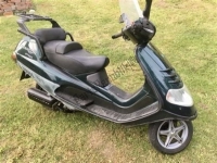 Tutte le parti originali e di ricambio per il tuo Piaggio Hexagon GT 250 1998.