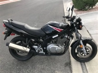 Tutte le parti originali e di ricambio per il tuo Suzuki GS 500 EF 2005.