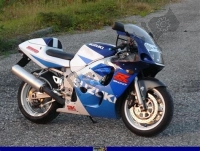 Todas as peças originais e de reposição para seu Suzuki GSX R 600 1998.