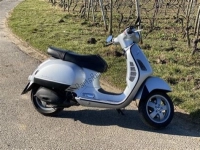 Tutte le parti originali e di ricambio per il tuo Vespa Granturismo 125 L Potenziato UK 2005.