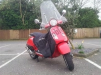 Tutte le parti originali e di ricambio per il tuo Vespa GTS 250 UK 2005.