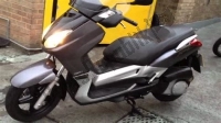 Tutte le parti originali e di ricambio per il tuo Yamaha YP 250R X MAX 2006.