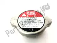 19037GEE710, Honda, radiator cap Honda CBR CB ST VFR VTR XL VTX VT CR CRF GL FES FJS NPS SH i CBF NT PS/PES NSA NSS PES 900 1000 1300 800 600 750 1800 250 450 125 50 150 700 400 RR Fireblade F Super Four Hornet F2 Pan European A Fire Storm V Varadero SP2 S C Shadow VA R X SA Goldwing Gol, New