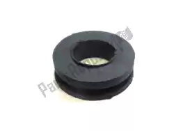 Here you can order the grommet from Suzuki, with part number 4552243401: