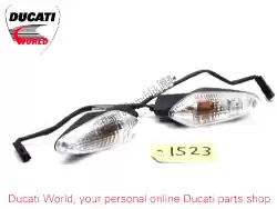 Aquí puede pedir intermitente de Ducati , con el número de pieza 53010234A: