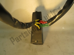 aprilia 640698 voltage regulator - Right side