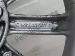 piaggio 650692 frontwheel, gray, 12 inch, 3 j, 10 spokes - Lower part