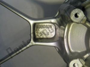 aprilia 854792 rear wheel, aluminium, 17 inch, 6, 10 spokes - Upper part