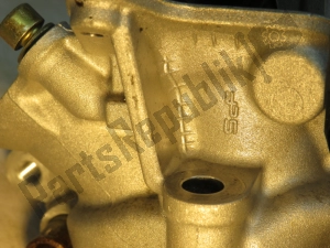 aprilia AP0613407 cylinder head, front - image 9 of 37