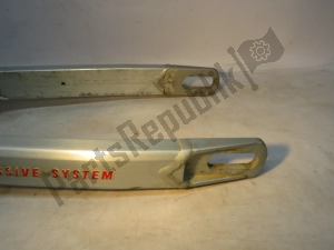 aprilia AP8105135 perno forcellone - Lato superiore