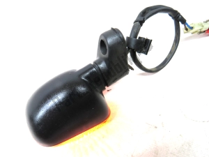 aprilia AP8112922 luz intermitente esquerda - Lado esquerdo