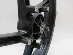 aprilia AP8128119 roda dianteira, preta, 17, 2,50, 5 - Lado direito