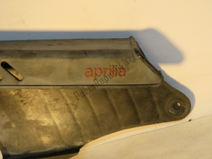 aprilia AP8130803 protetor de corrente - Lado superior