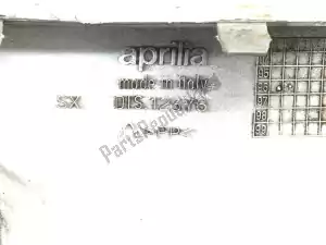 Aprilia AP8138621 carenagem lateral, cinza, esquerda - Lado esquerdo