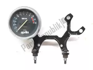 aprilia AP8212379 dashboard tachometer clock - Upper side